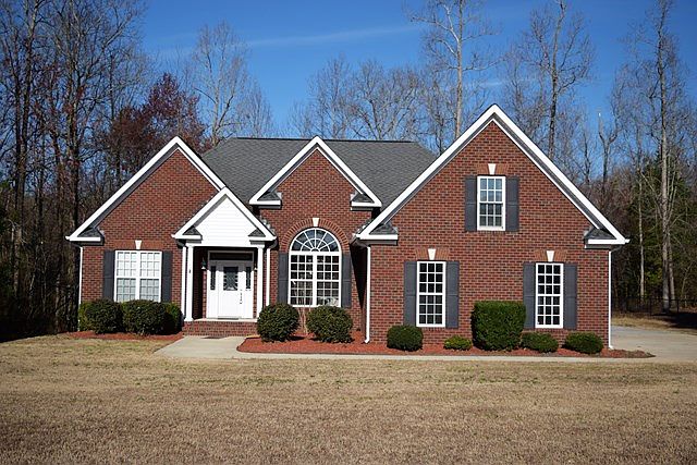1st image of 204 Clay Brooke Dr