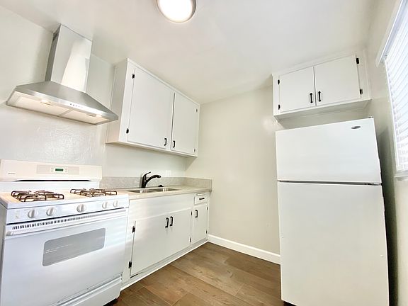 3rd image of 9452 S Western Ave #7