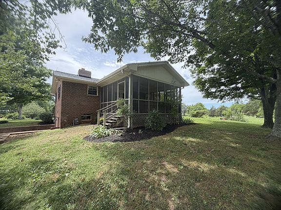4th image of 521 Centerville Rd