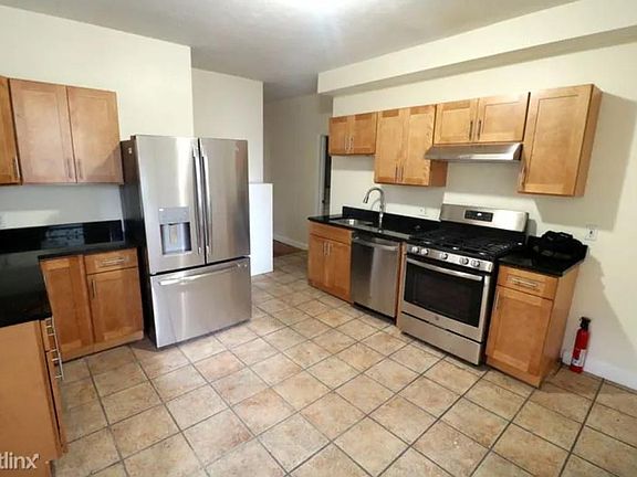 4th image of 107 Hampshire St #2