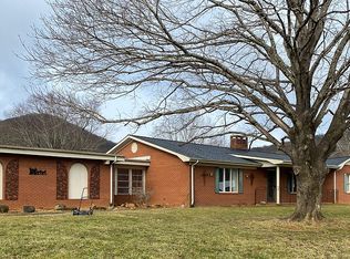 829 Beaver Dr, West Jefferson, NC 28694