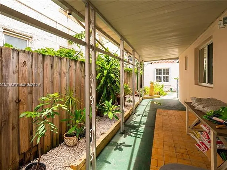 1720 SW 11th Ter #1720 — Photo 15