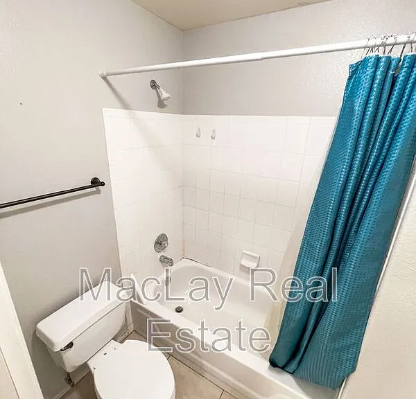 4645 E Kelly Dr — Photo 26