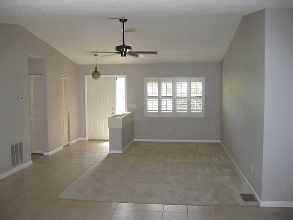 5th image of 33 Westmount Ln