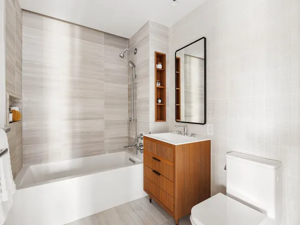 428 West 19th Street image 4 of 12