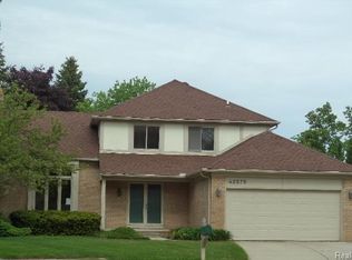 42575 Blairmoor Ct, Sterling Heights, MI 48313
