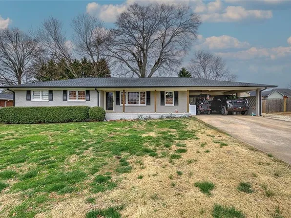 17 Georgia Blvd, Cartersville, GA 30120
