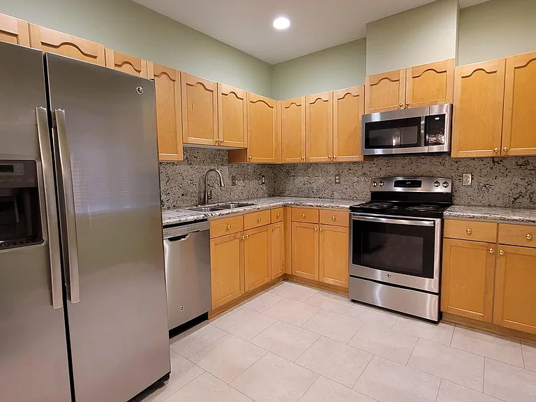 18008 NE 94th Ct #3 — Photo 5