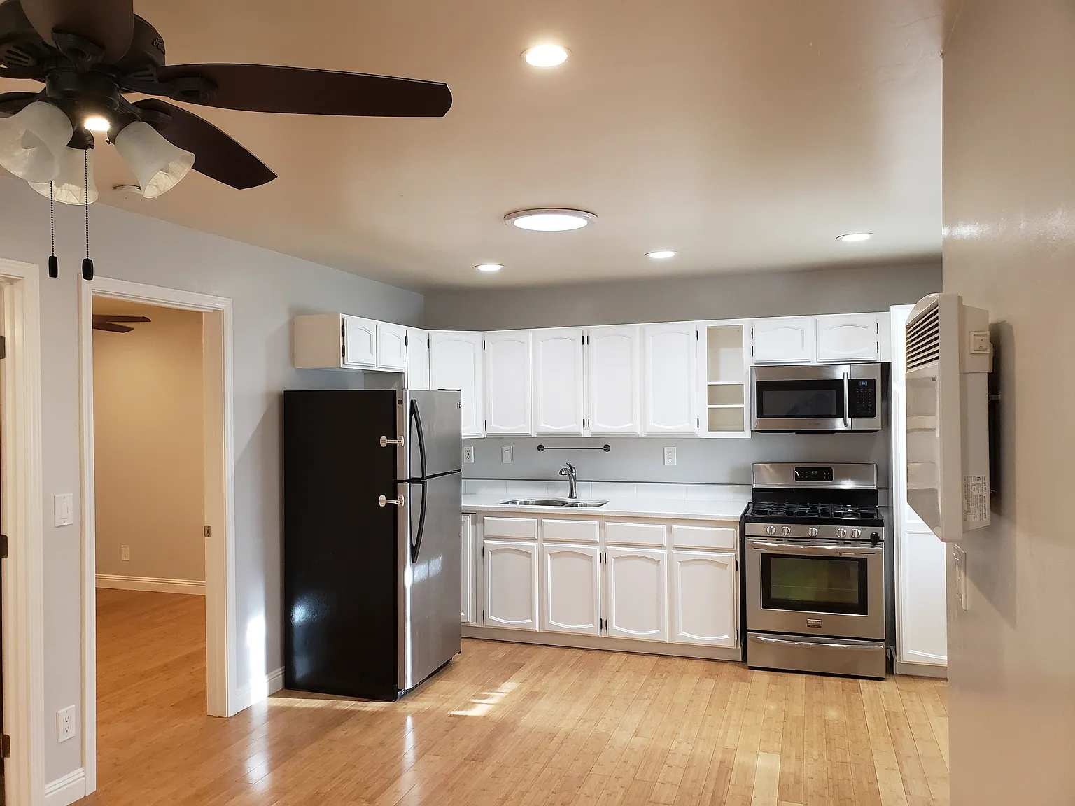 2 bed, 626 sqft, $2,700 — Photo 1