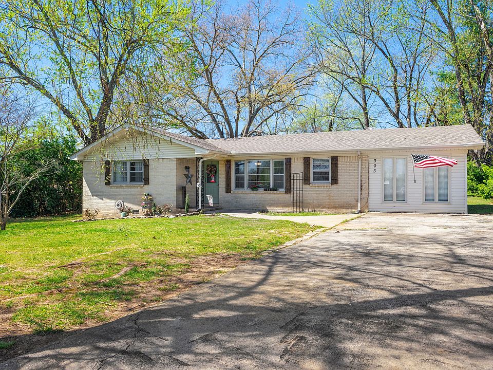 1st image of 303 Moss Dr