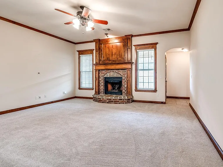 2121 Mill Creek Way — Photo 6