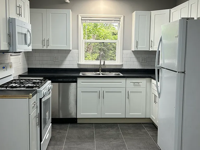 3213 S Jeffrey Cir — Photo 4