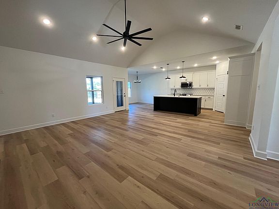 5th image of 213 W Center St