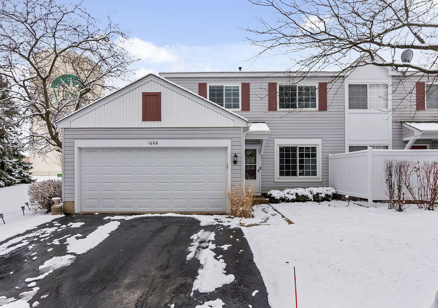 2 bed, 1.5 bath, 1053 sqft, $2,350 — Photo 1