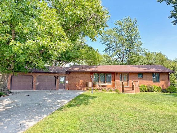 2nd image of 206 Willow Dr