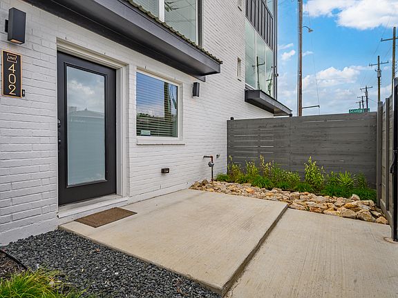 2nd image of 1423 N Carroll Ave #304