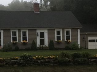 7 Amesbury Rd, Newton, NH 03858