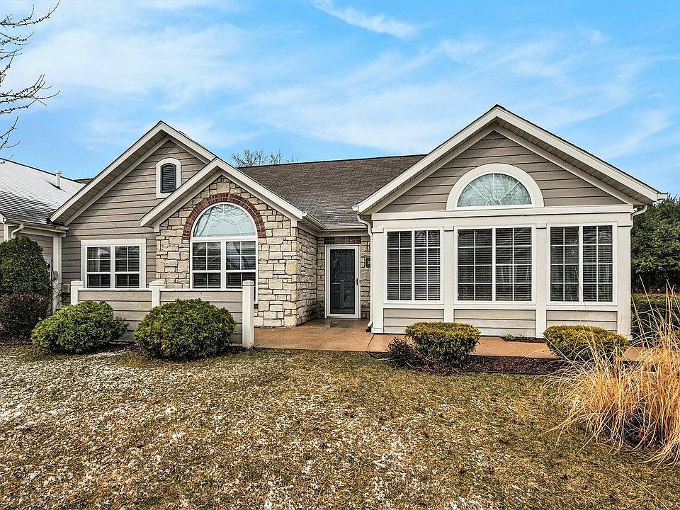 1st image of 2923 Villa Ln