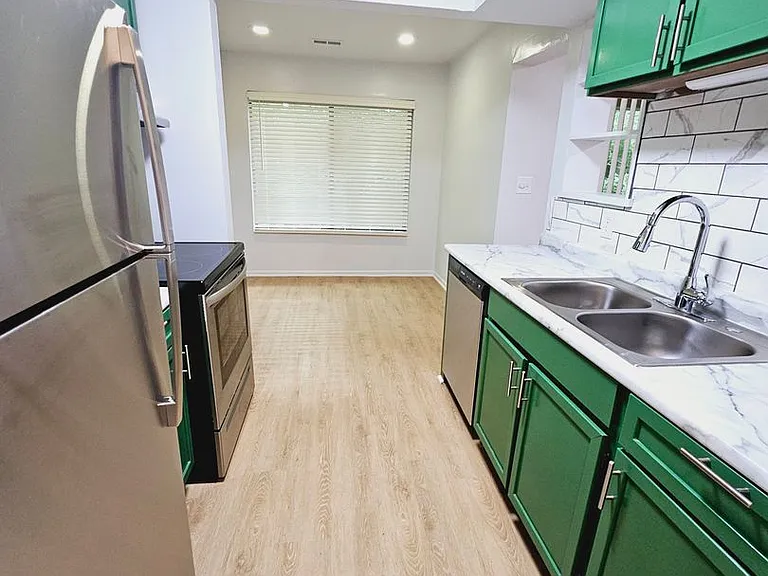 Sugarbush Apartments — Photo 31