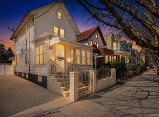 54 Chestnut St, Brooklyn, NY 11208
