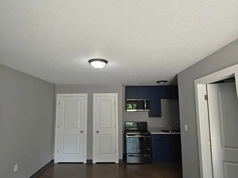 1336 N Walnut St — Photo 4