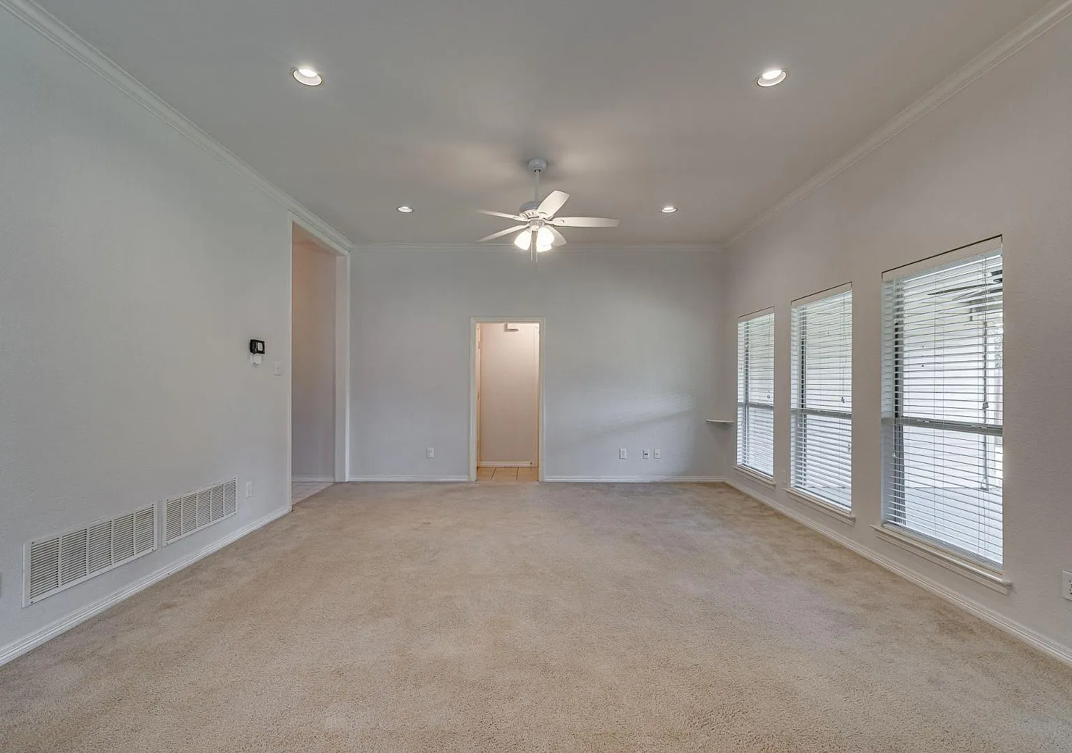 1644 Greenway Ct — Photo 3