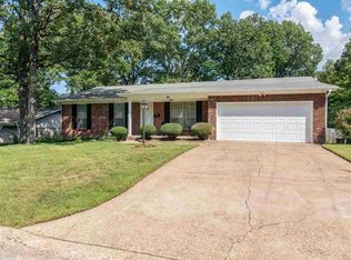 85 Warwick Rd, Little Rock, AR 72205
