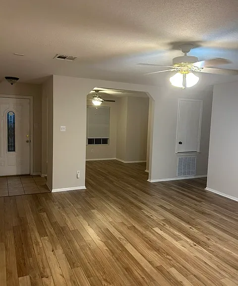 3200 John Porter Dr — Photo 1
