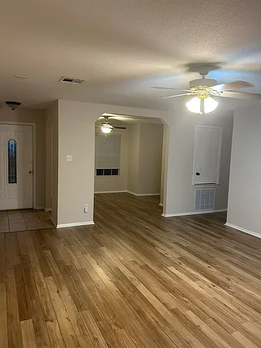 3200 John Porter Dr Photo 1