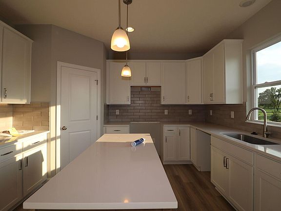 2nd image of 3842 Mantle Dr