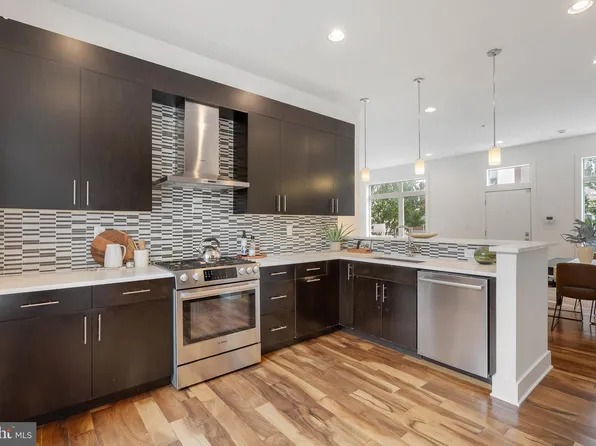 740 S Columbus Blvd Unit 13, Philadelphia, PA 19147