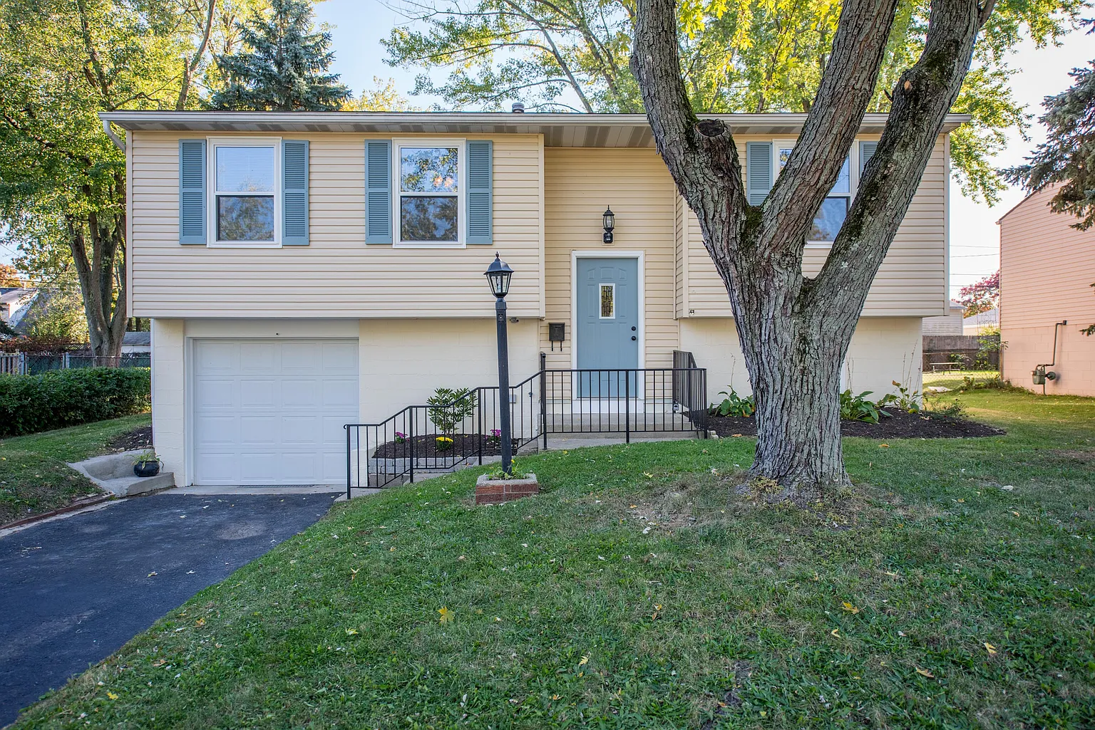 5017 Ewald Dr photo 1