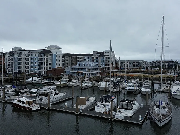 The Port at East Beach Apartments and Marina — Photo 2