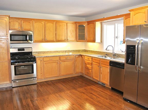 2nd image of 3421 Johns Manville Ave