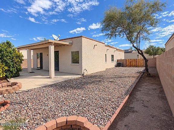 2nd image of 8412 S Camino Sierra Rincon