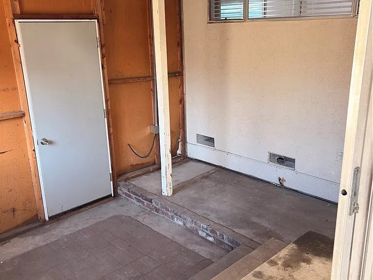 1222 S Gladys Ave #A — Photo 25