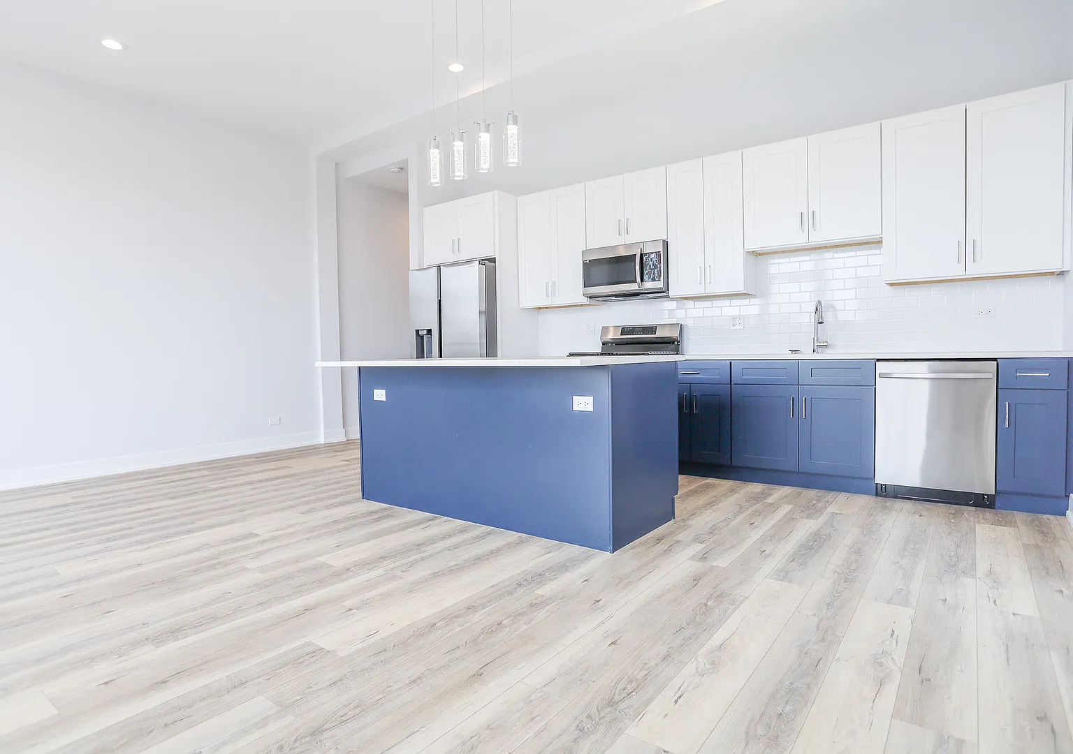 2 bed, 1100 sqft, $3,250 — Photo 3