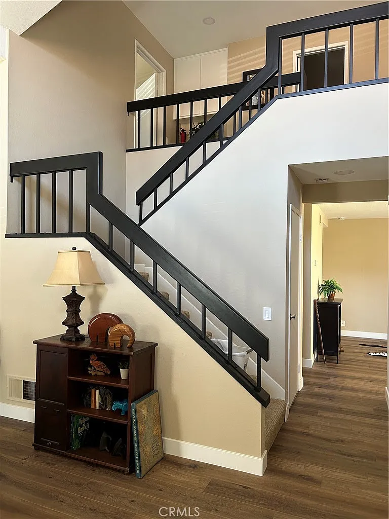 4 bed, 2.5 bath, 2086 sqft, $5,595 — Photo 3