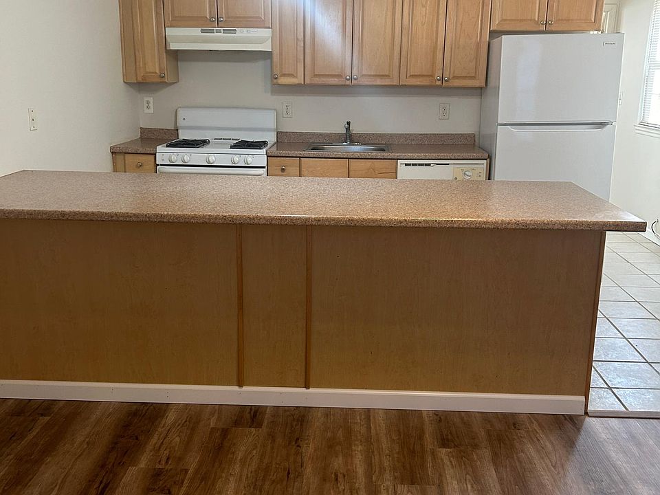 1st image of 128 William St #1