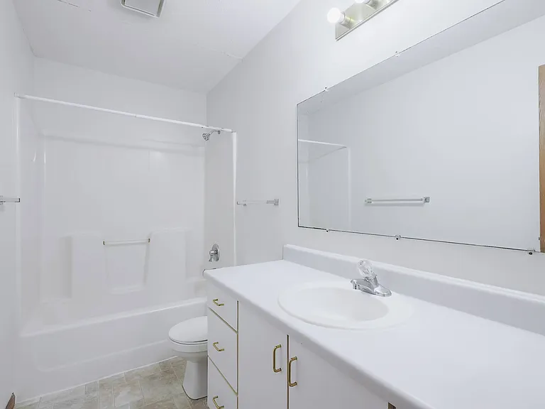 2221 S Street — Photo 41