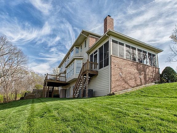 5th image of 1090 Bristol Manor Dr