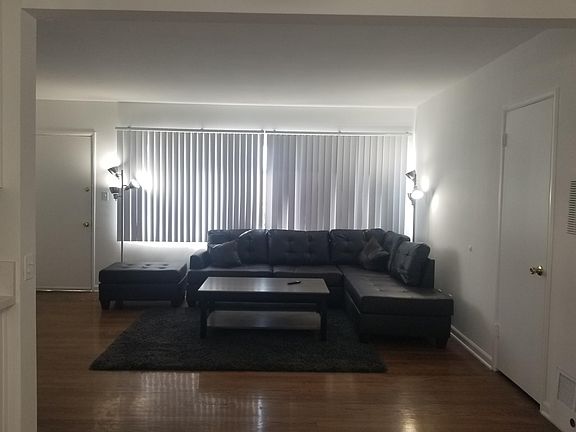 5th image of 11307 Isleta St APT 3