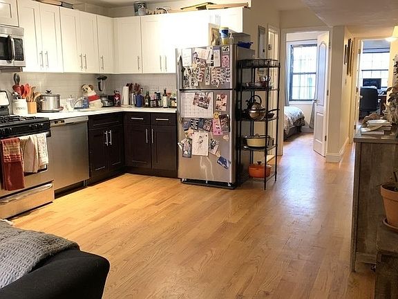 4th image of 286 Macon St APT 1