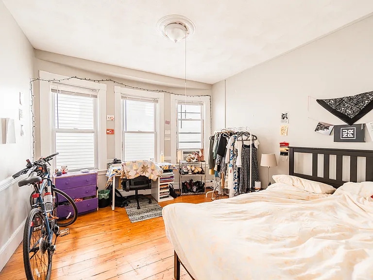 394 Centre St #2 — Photo 7