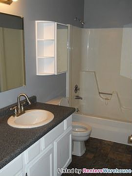 5th image of 2072 Greenwood Dr #A