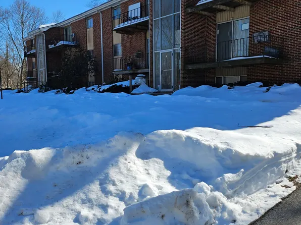 6 Colbert Ave APT 4, Maynard, MA 01754