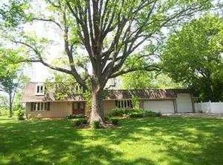 1442 Cherokee Trl, Green Bay, WI 54313