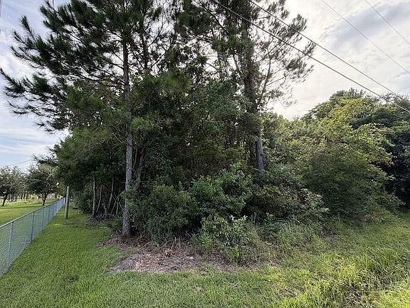 5th image of 215 Tide St