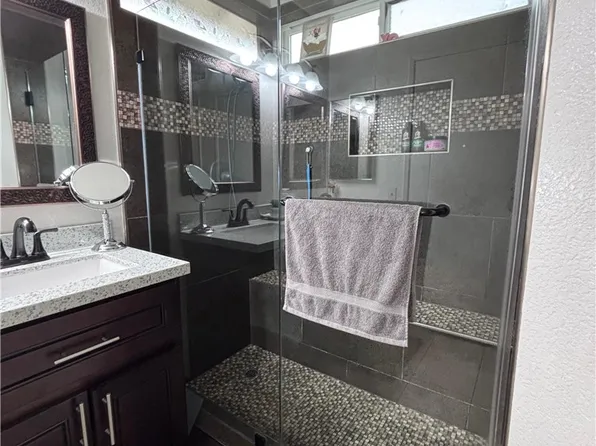 560 Coudures Way, Perris, CA 92571