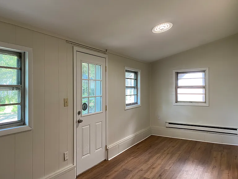 295 E Chestnut St #6 — Photo 3